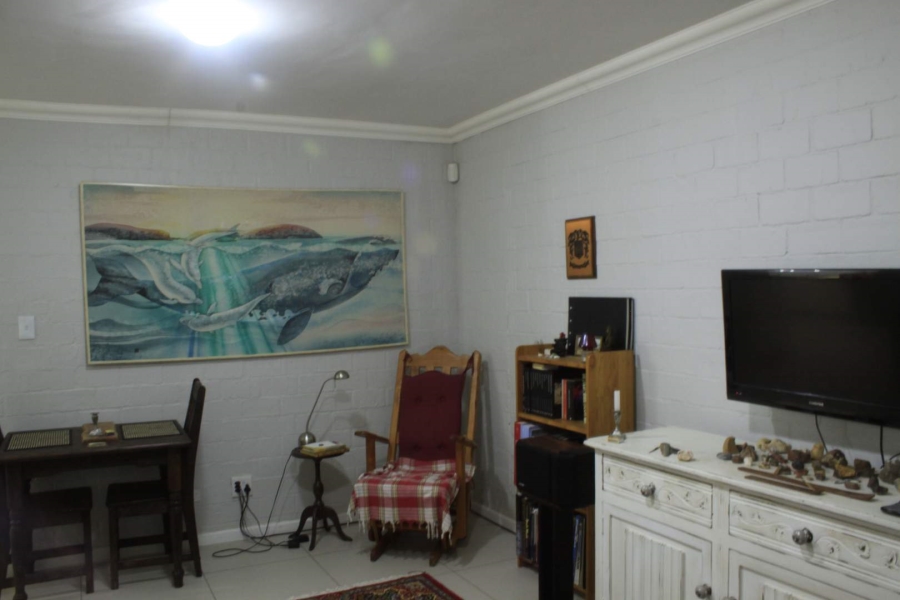 To Let 1 Bedroom Property for Rent in Heldervue Western Cape